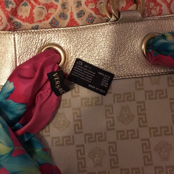 Totes - Picture 2 of 4